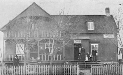 [ Bureau de poste de Fortierville, Inconnu, Album-souvenir 100e anniversaire de la paroisse Sainte-Philomne de Fortierville, 1882-1982  ]