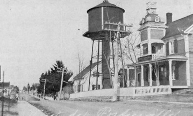 [ Rservoir de l'aqueduc de Fortierville, Inconnu, Album-souvenir 100e anniversaire de la paroisse Sainte-Philomne de Fortierville, 1882-1982  ]