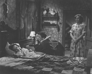 [ Mort de Delphine, Image tire du film La petite Aurore l'enfant martyre, Alliance cinmatographique canadienne/France-Film, Cinmathque qubcoise  ]