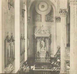 [ Intrieur de l'glise Ste-Philomne de Fortierville, Photographie datant de 1907, intrieur gauche de l'glise de Sainte-Philomne construite en 1886., Inconnu, Comit touristique et culturel de Fortierville  ]