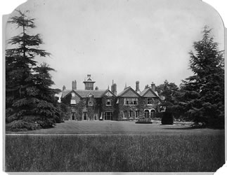 [ Chislehurst, England ]