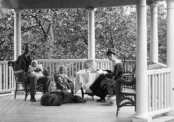 [ Harold Redpath and family in Georgeville ]