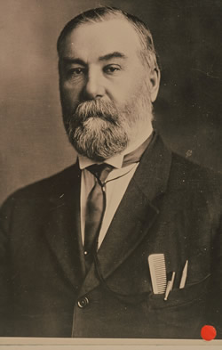 [ Portrait officiel de Peter V. Verigin , Unknown, UBC Special Collections 27-10 ]